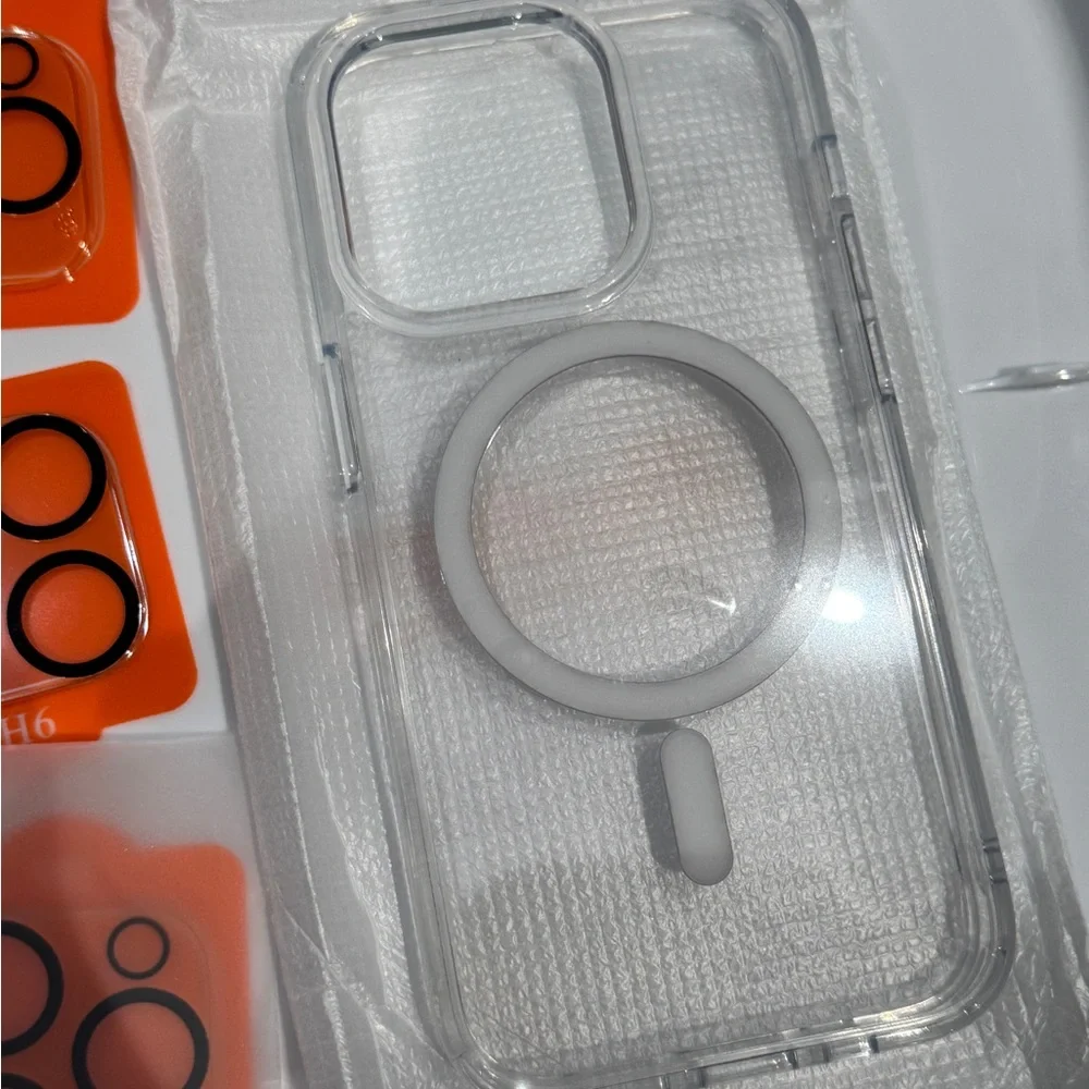 Meifigno iPhone 14pro Clear Phone Case with Lens Protectors brand new